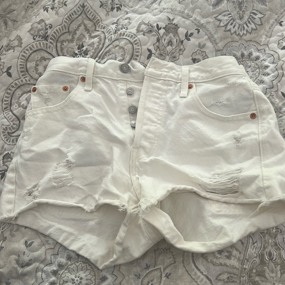 Levi’s white jean shorts